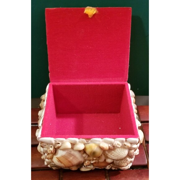 Vintage Souvenir Aloha HawaiiSeashell & Red Velvet Jewelry Trinket Treasure Box - Picture 3 of 7